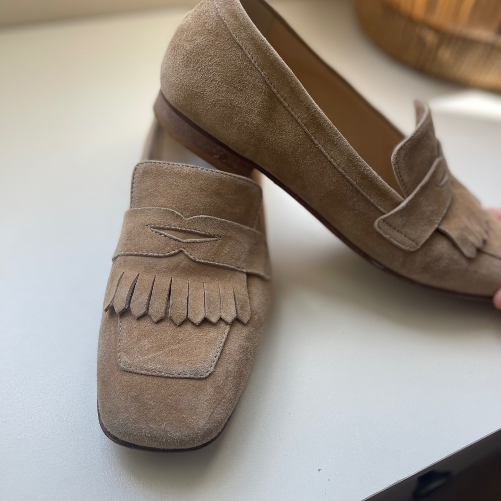 SUEDE MOCASINS SIZE 8 (38)